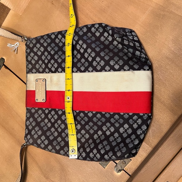 Large Kate Spade Crossbody with matching wallet - Picture 11 of 11
